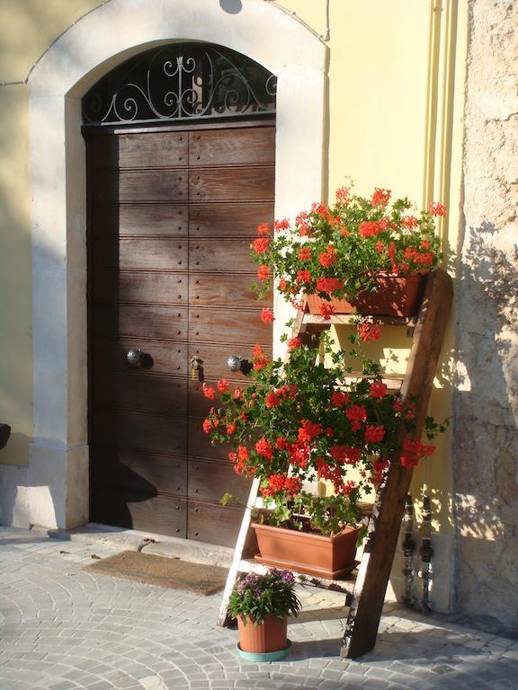 Residence Villa Valsi Santo Stefano Di Sessanio Exterior foto